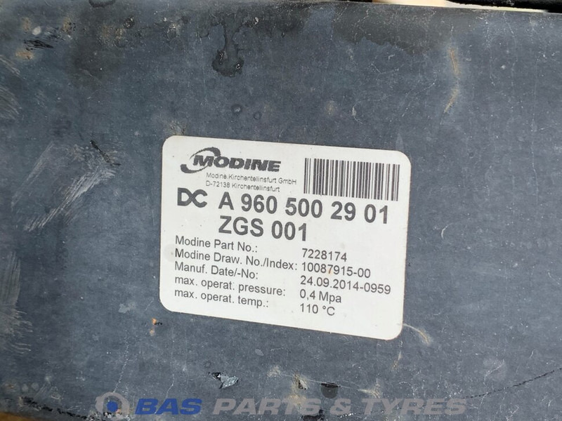 Mercedes-Benz Antos MP4 Koelerpakket Mercedes OM936LA 320 A 960 500 29 01 - مشعاع - شاحنة: صورة 4 Mercedes-Benz Antos MP4 Koelerpakket Mercedes OM936LA 320 A 960 500 29 01 - مشعاع - شاحنة: صورة 4