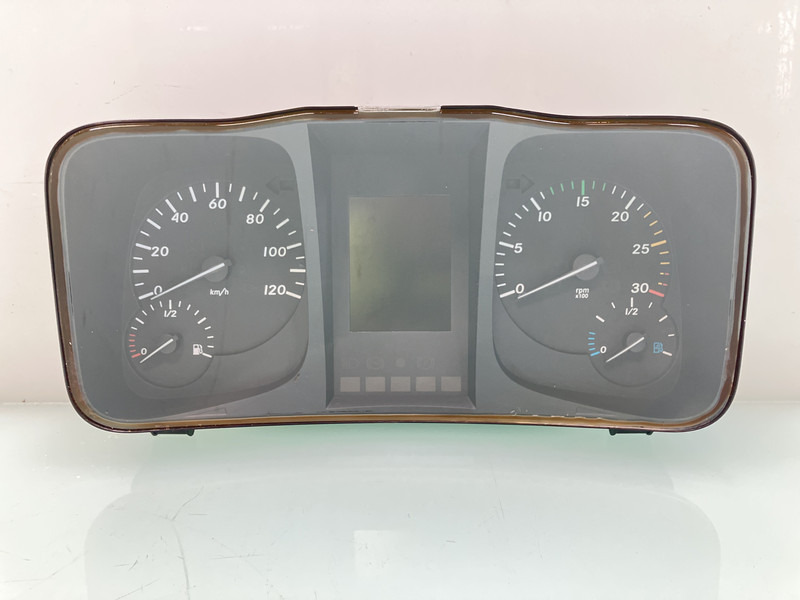 Mercedes-Benz Antos MP4 - لوحة العدادات - شاحنة: صورة 1 Mercedes-Benz Antos MP4 - لوحة العدادات - شاحنة: صورة 1