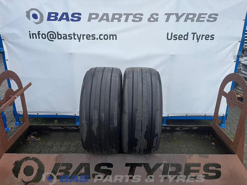 Michelin Michelin 385/55R22.5 X Multi F 160 K M+S 3PMSF gebruikte set - إطارات - شاحنة: صورة 1 Michelin Michelin 385/55R22.5 X Multi F 160 K M+S 3PMSF gebruikte set - إطارات - شاحنة: صورة 1