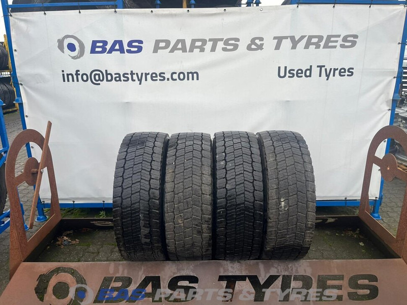 Michelin Remix Michelin Remix 295/60R22.5 X Multi D 150/147 M+S 3PMSF gebruikte set - إطارات - شاحنة: صورة 1 Michelin Remix Michelin Remix 295/60R22.5 X Multi D 150/147 M+S 3PMSF gebruikte set - إطارات - شاحنة: صورة 1