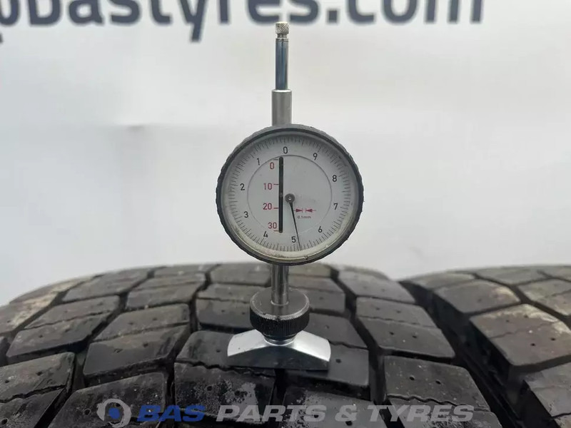 Michelin Remix Michelin Remix 315/70R22.5 X Multi D 154/150 M+S 3PMSF gebruikte set - إطارات - شاحنة: صورة 3 Michelin Remix Michelin Remix 315/70R22.5 X Multi D 154/150 M+S 3PMSF gebruikte set - إطارات - شاحنة: صورة 3