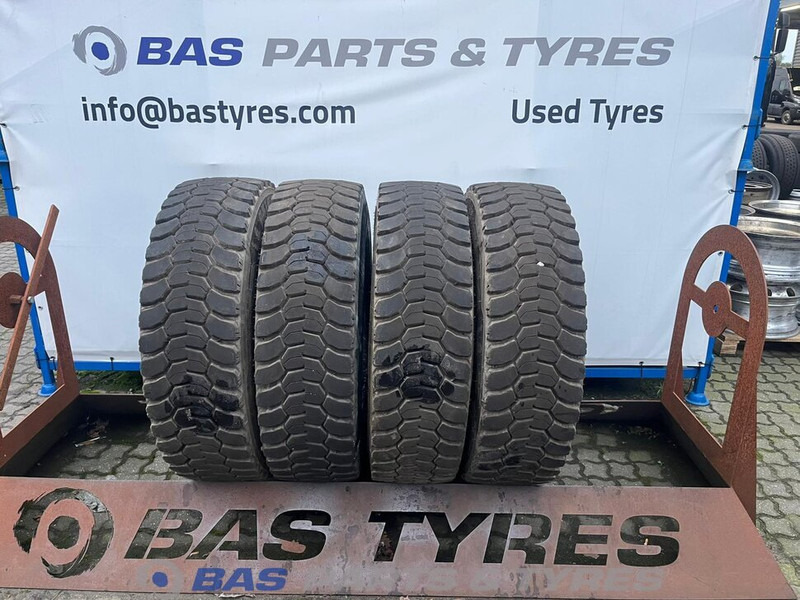 Michelin Remix Michelin Remix 315/80R22.5 X Works D 156/150 K M+S 3PMSF gebruikte set - إطارات - شاحنة: صورة 1 Michelin Remix Michelin Remix 315/80R22.5 X Works D 156/150 K M+S 3PMSF gebruikte set - إطارات - شاحنة: صورة 1