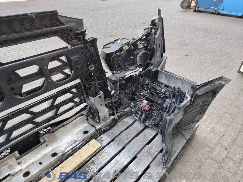 Renault T-Serie Bumper Renault 7482540689 - مصد - شاحنة: صورة 4 Renault T-Serie Bumper Renault 7482540689 - مصد - شاحنة: صورة 4