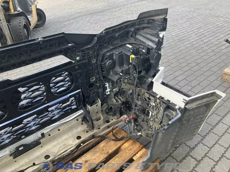 Renault T-Serie Evolution Bumper Renault 7423645386 - مصد - شاحنة: صورة 4 Renault T-Serie Evolution Bumper Renault 7423645386 - مصد - شاحنة: صورة 4