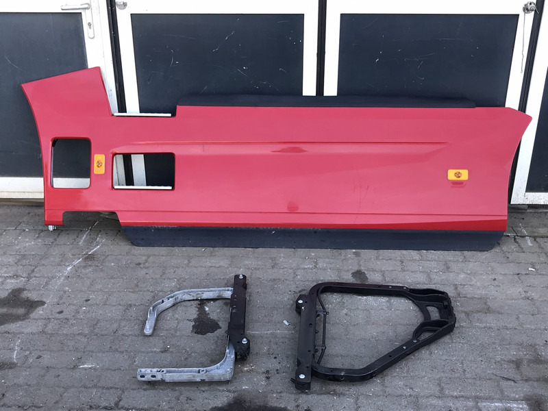 Renault T-Serie Evolution Sideskirt Set Renault 7424134838 - هيكل السيارة الخارجية - شاحنة: صورة 1 Renault T-Serie Evolution Sideskirt Set Renault 7424134838 - هيكل السيارة الخارجية - شاحنة: صورة 1