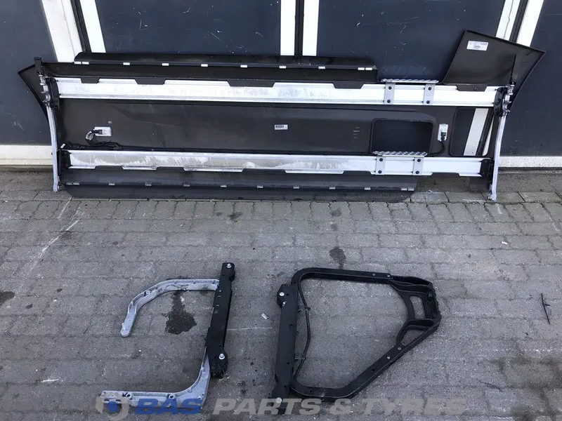 Renault T-Serie Evolution Sideskirt Set Renault 7424134838 - هيكل السيارة الخارجية - شاحنة: صورة 4 Renault T-Serie Evolution Sideskirt Set Renault 7424134838 - هيكل السيارة الخارجية - شاحنة: صورة 4
