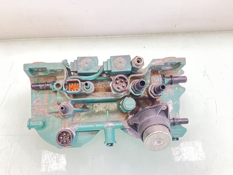 Volvo Brandstoffilterhuis Volvo 23844817 - فلتر الوقود - شاحنة: صورة 3 Volvo Brandstoffilterhuis Volvo 23844817 - فلتر الوقود - شاحنة: صورة 3