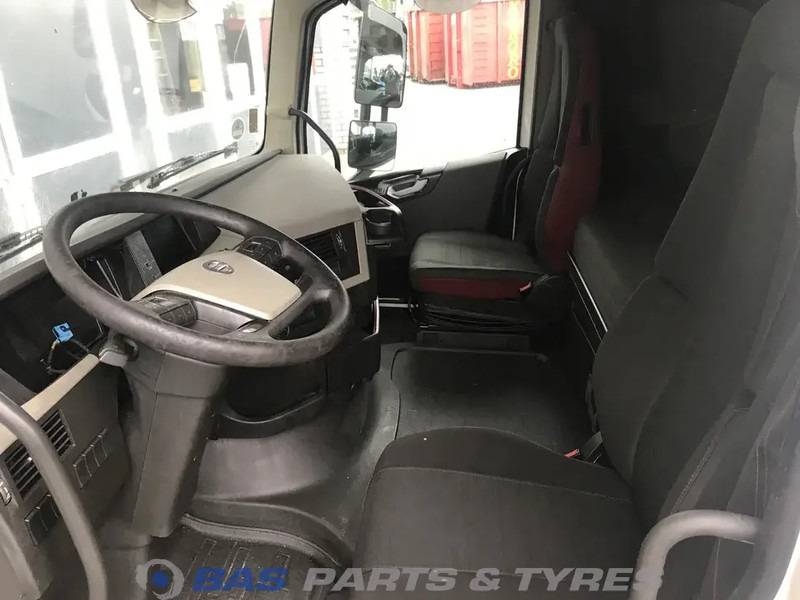 الكابينة والداخلية - شاحنة Volvo FH4: صورة 7
