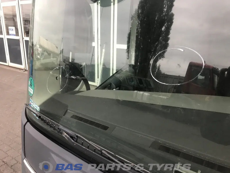 الكابينة والداخلية - شاحنة Volvo FH4: صورة 16