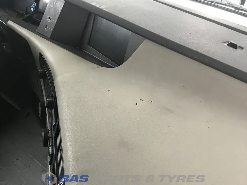 الكابينة والداخلية - شاحنة Volvo FH4: صورة 9