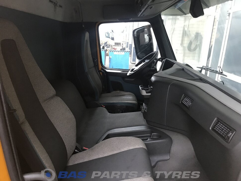 Volvo FM4 Volvo Day Cab L1EH1 3175942 - الكابينة والداخلية - شاحنة: صورة 5 Volvo FM4 Volvo Day Cab L1EH1 3175942 - الكابينة والداخلية - شاحنة: صورة 5