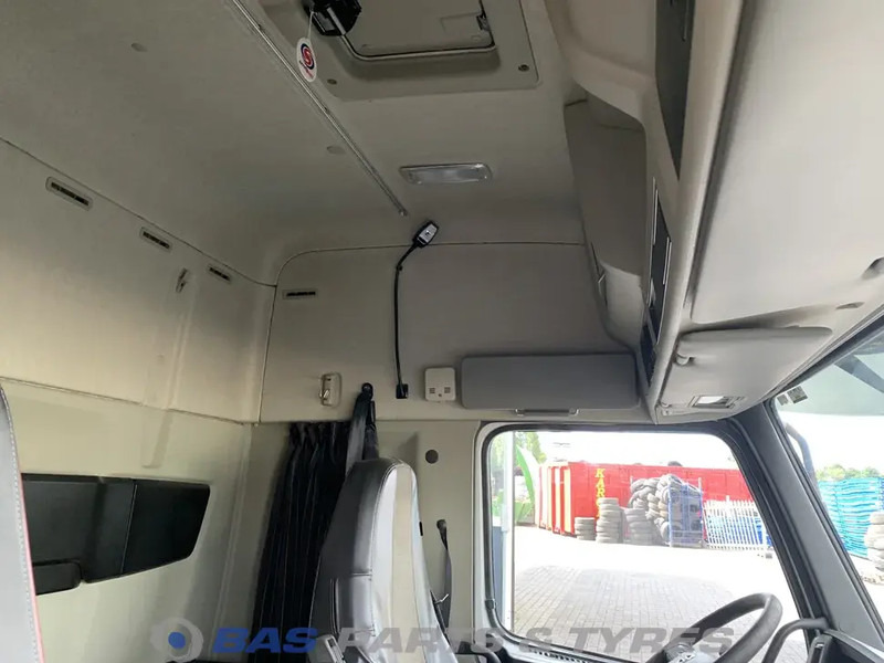 Volvo FMX Euro 6 Volvo Globetrotter L2H2 20383498 - الكابينة والداخلية - شاحنة: صورة 5 Volvo FMX Euro 6 Volvo Globetrotter L2H2 20383498 - الكابينة والداخلية - شاحنة: صورة 5
