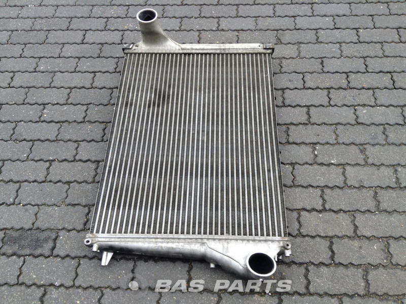 Volvo Intercooler Volvo 21649624 - مبرد هواء الشحن - شاحنة: صورة 1 Volvo Intercooler Volvo 21649624 - مبرد هواء الشحن - شاحنة: صورة 1