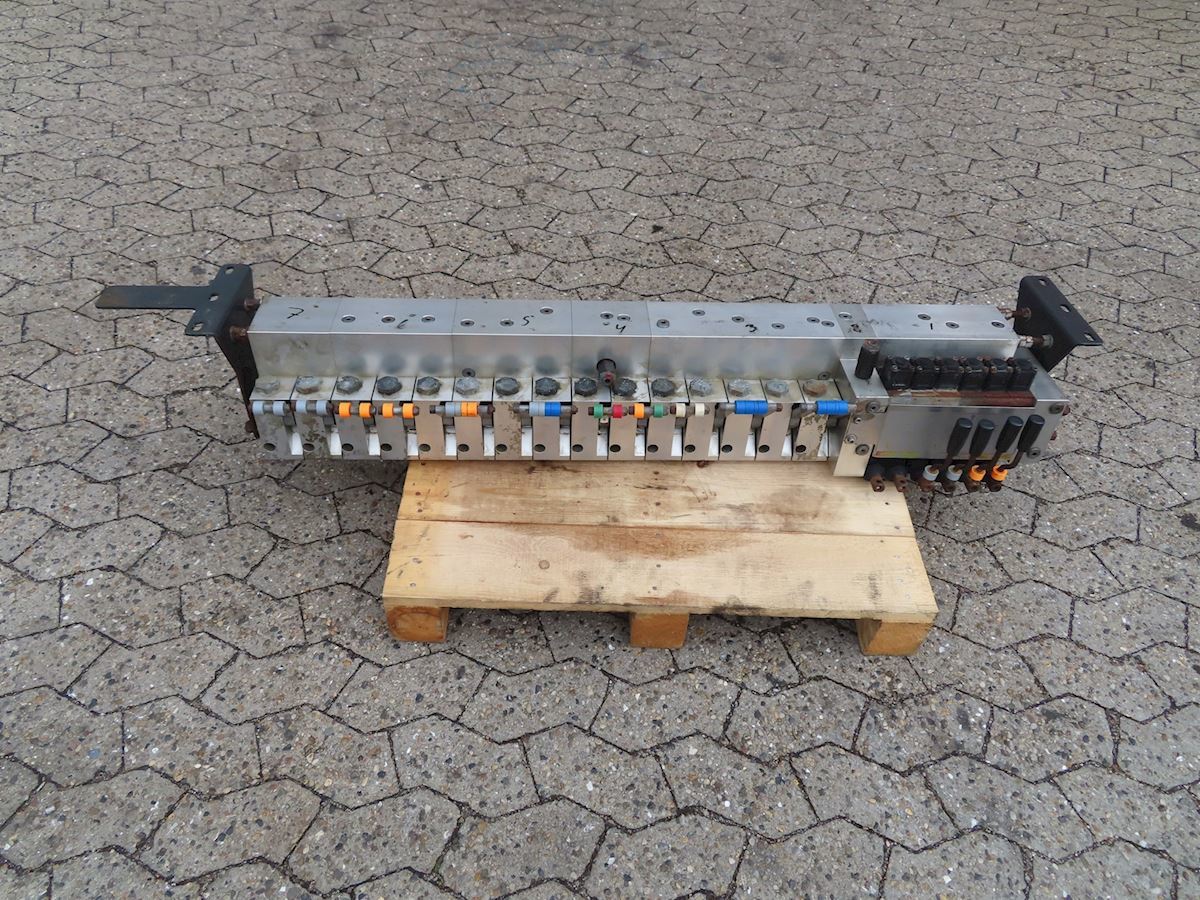 Goldhofer Bejeningsblok t. uni-svanehals - قطع الغيار - مقطورة: صورة 1 Goldhofer Bejeningsblok t. uni-svanehals - قطع الغيار - مقطورة: صورة 1