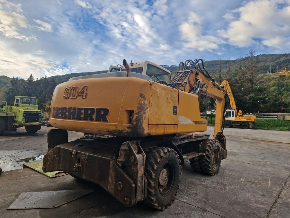 LIEBHERR A904C - حفار ذو عجلات: صورة 3 LIEBHERR A904C - حفار ذو عجلات: صورة 3