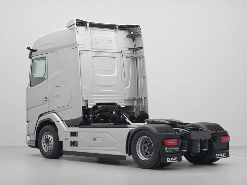 DAF XG 480 FT DVS LEATHER PTO-PREP B3-ALARM SILVER METALLIC (J5320MESI) VECTO 2 - رأس تريلا: صورة 4 DAF XG 480 FT DVS LEATHER PTO-PREP B3-ALARM SILVER METALLIC (J5320MESI) VECTO 2 - رأس تريلا: صورة 4