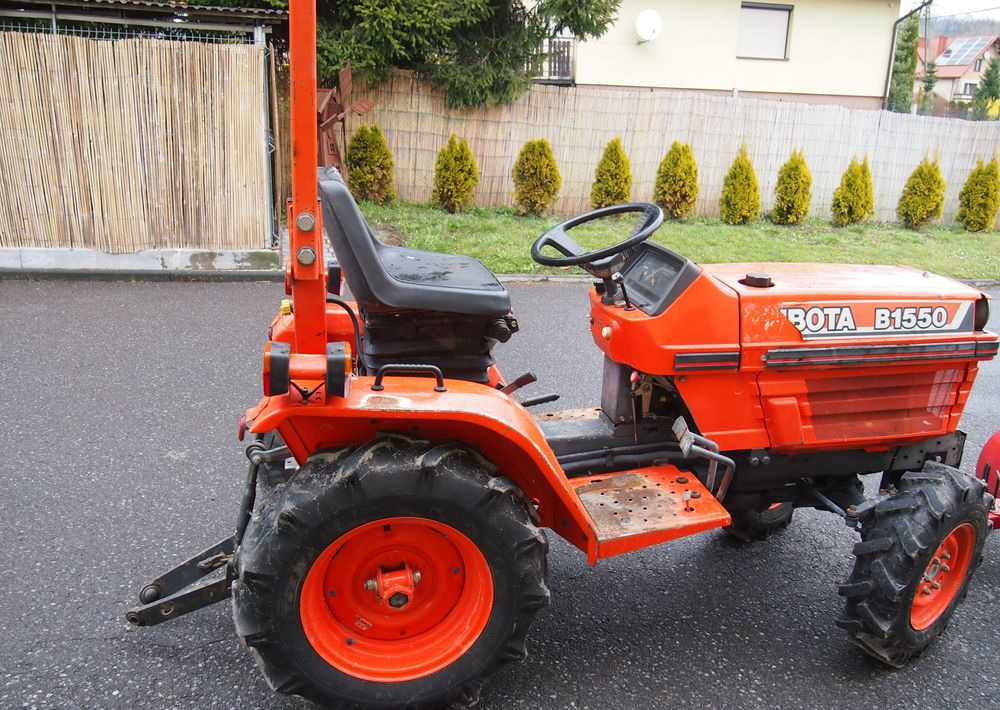 Ciągnik Kubota B1550 1994 traktorek KUBOTA 4x4 19KM - جرار: صورة 3 Ciągnik Kubota B1550 1994 traktorek KUBOTA 4x4 19KM - جرار: صورة 3