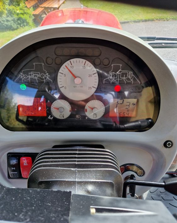 Ciągnik Massey Ferguson MF 7480 TV 2008 Massey Ferguson 7480 Dyna-TV - جرار: صورة 5 Ciągnik Massey Ferguson MF 7480 TV 2008 Massey Ferguson 7480 Dyna-TV - جرار: صورة 5