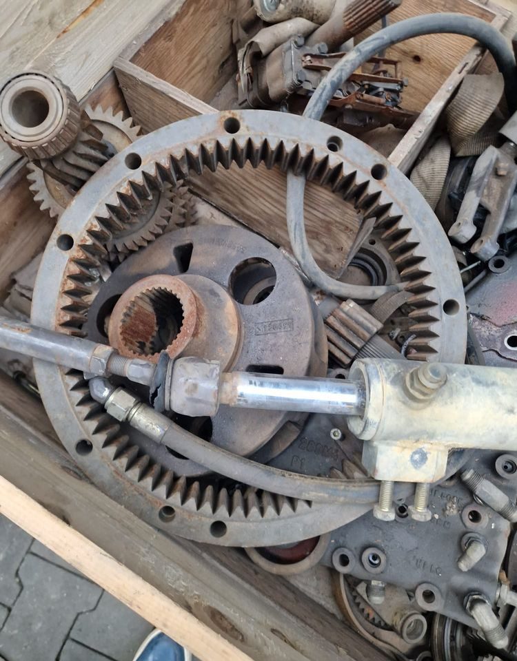 Części do Ciągnika Massey Ferguson MF 3000, 6000 Części do skrzyni biegów - علبة التروس و قطع الغيار - آلات زراعية: صورة 2 Części do Ciągnika Massey Ferguson MF 3000, 6000 Części do skrzyni biegów - علبة التروس و قطع الغيار - آلات زراعية: صورة 2