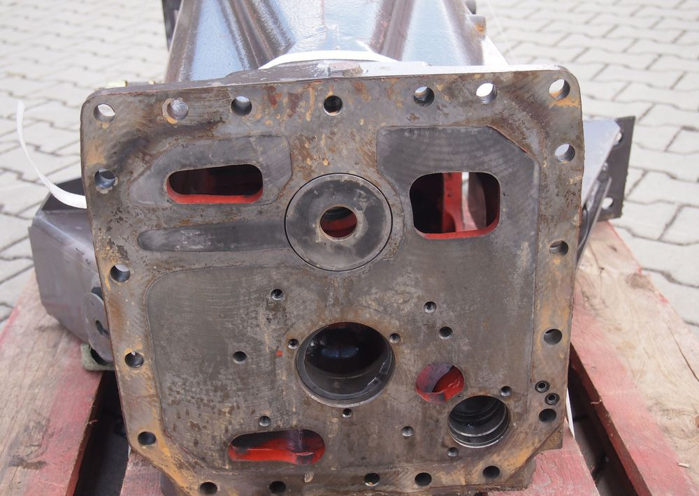 Części do Ciągnika Massey Ferguson MF 3060, 3070, 3080, 3090 Obudowa skrzyni biegów MF 3000, 3100, 6000 - علبة التروس و قطع الغيار - آلات زراعية: صورة 5 Części do Ciągnika Massey Ferguson MF 3060, 3070, 3080, 3090 Obudowa skrzyni biegów MF 3000, 3100, 6000 - علبة التروس و قطع الغيار - آلات زراعية: صورة 5