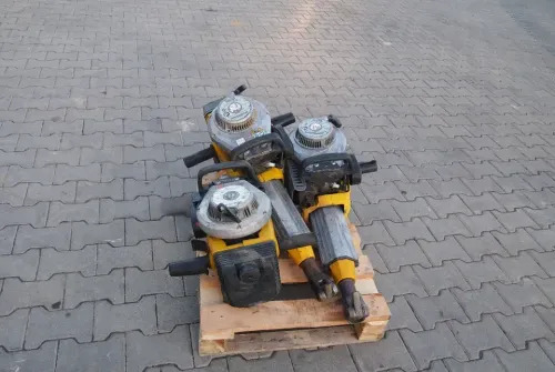 Młot wyburzeniowy Wacker BH23 2010 spalinowy - معدات الانشاءات: صورة 2 Młot wyburzeniowy Wacker BH23 2010 spalinowy - معدات الانشاءات: صورة 2