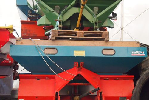 Rozsiewacz nawozów Sulky DPXGL 18-24m Rozsiewacz nawozów Sulky - آلة نشر السماد: صورة 1 Rozsiewacz nawozów Sulky DPXGL 18-24m Rozsiewacz nawozów Sulky - آلة نشر السماد: صورة 1
