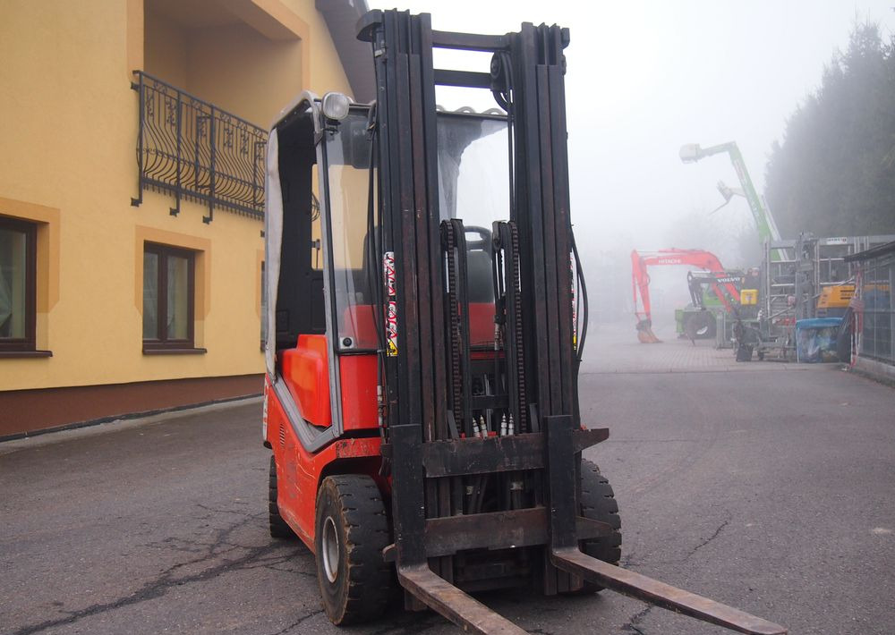 Wózek widłowy Toyota 8f 2011 TRIPLEX - رافعة شوكية تعمل بالغاز: صورة 3 Wózek widłowy Toyota 8f 2011 TRIPLEX - رافعة شوكية تعمل بالغاز: صورة 3