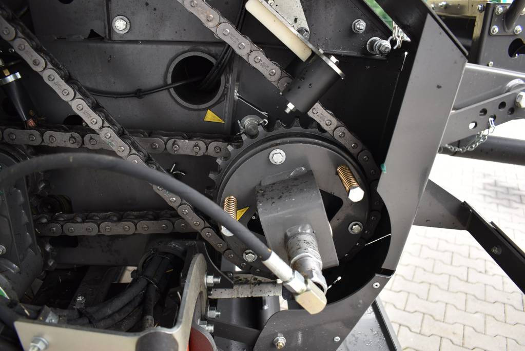 آلة بالات دائرية Claas Variant 460 RC: صورة 15 آلة بالات دائرية Claas Variant 460 RC: صورة 15