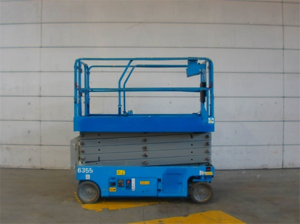 Genie GS3246 - مرفاع مقصي: صورة 1 Genie GS3246 - مرفاع مقصي: صورة 1