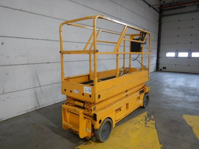 Haulotte Compact 8CU - مرفاع مقصي: صورة 2 Haulotte Compact 8CU - مرفاع مقصي: صورة 2