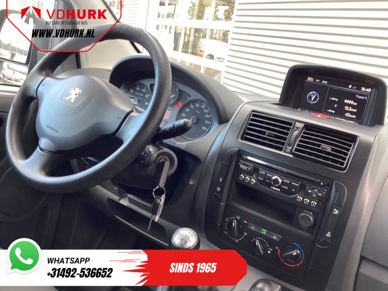 Peugeot Expert 2.0 HDI 130 pk L2 Dubbel Cabine DC EXPORT Airco/ Cruise/ Navi/ PDC/ Trekhaak - فان المدمجة, الشاحنات الصغيرة كابينة مزدوجة: صورة 3 Peugeot Expert 2.0 HDI 130 pk L2 Dubbel Cabine DC EXPORT Airco/ Cruise/ Navi/ PDC/ Trekhaak - فان المدمجة, الشاحنات الصغيرة كابينة مزدوجة: صورة 3