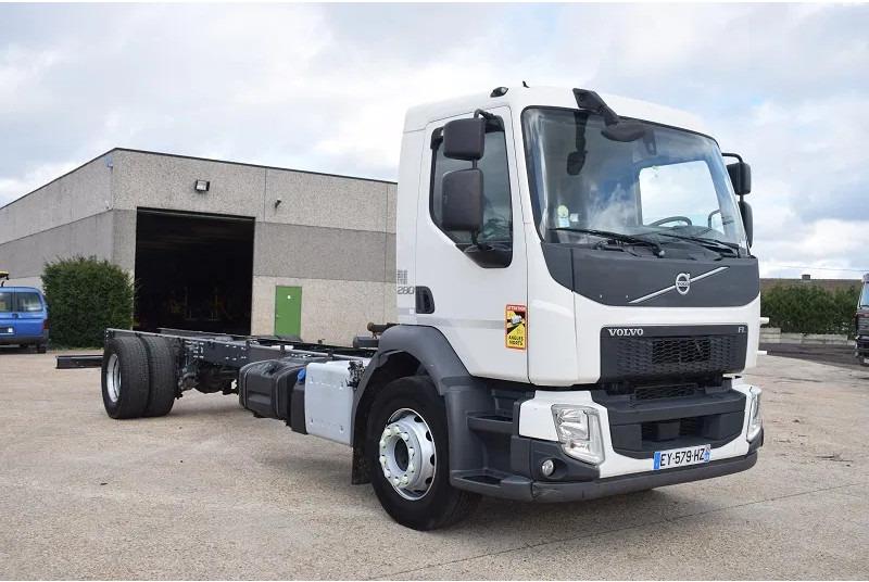 Diversen Volvo FL280 - شاحنة بهيكل معدني للمقصورة: صورة 2 Diversen Volvo FL280 - شاحنة بهيكل معدني للمقصورة: صورة 2