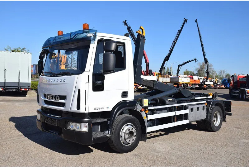 Iveco Iveco Eurocargo 160E25 - شاحنة برافعة خطافية: صورة 1 Iveco Iveco Eurocargo 160E25 - شاحنة برافعة خطافية: صورة 1