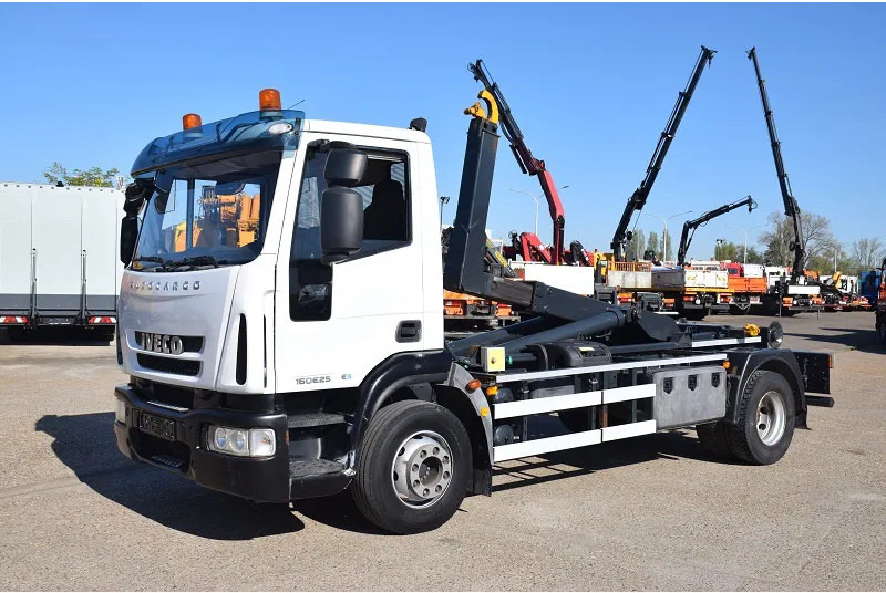Iveco Iveco Eurocargo 160E25 - شاحنة برافعة خطافية: صورة 3 Iveco Iveco Eurocargo 160E25 - شاحنة برافعة خطافية: صورة 3