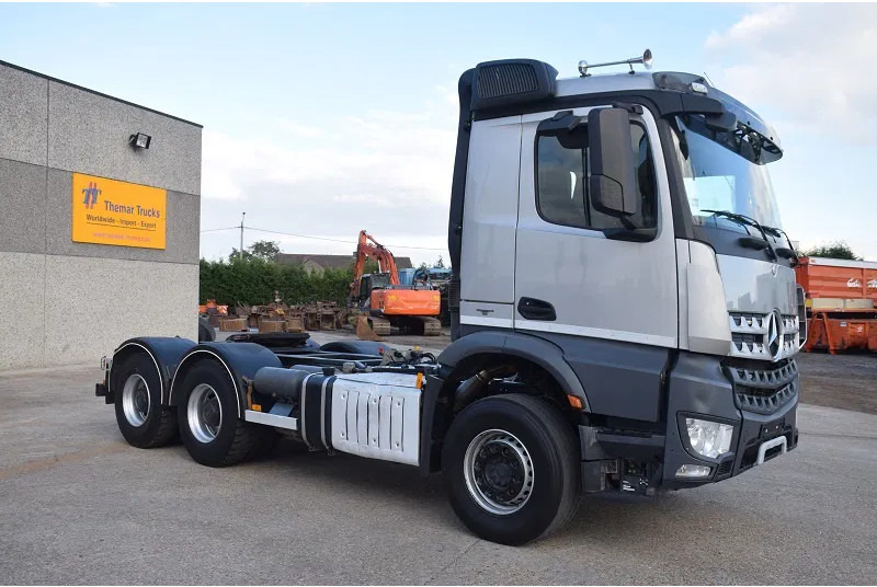 Mercedes-Benz Arocs 3345 - مقطورة السحب: صورة 5 Mercedes-Benz Arocs 3345 - مقطورة السحب: صورة 5