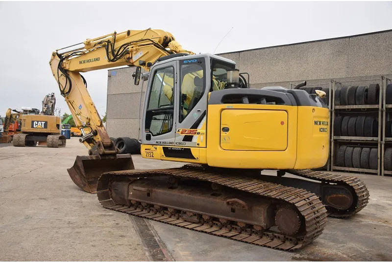 New Holland Kobelco E235B SR-LCT - حفار زاحف: صورة 1 New Holland Kobelco E235B SR-LCT - حفار زاحف: صورة 1