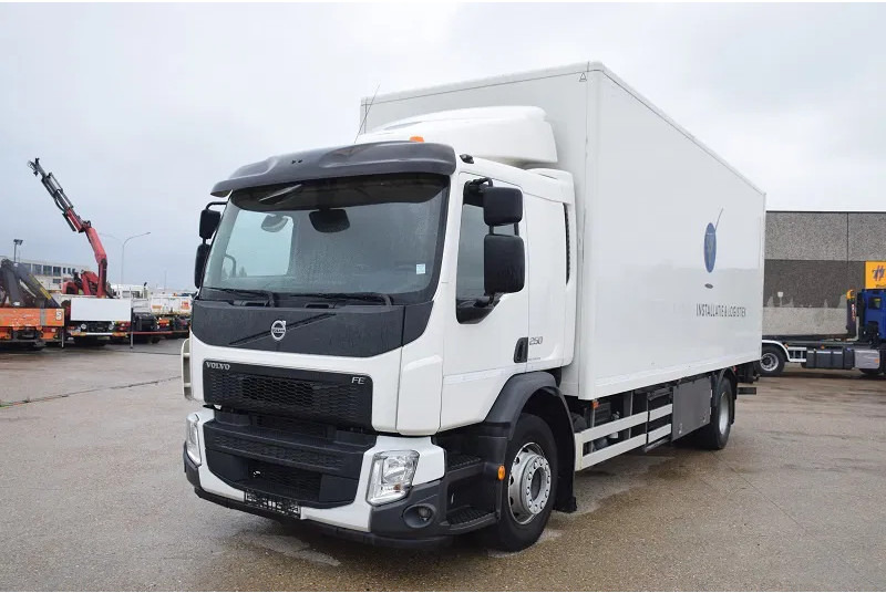 Volvo FE 250 - شاحنة صندوقية: صورة 2 Volvo FE 250 - شاحنة صندوقية: صورة 2