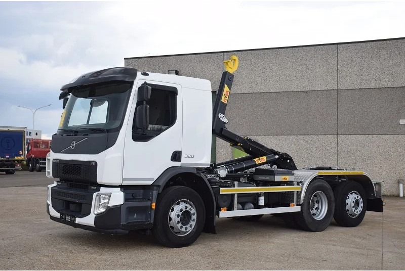 Volvo FE 320 - شاحنة برافعة خطافية: صورة 1 Volvo FE 320 - شاحنة برافعة خطافية: صورة 1