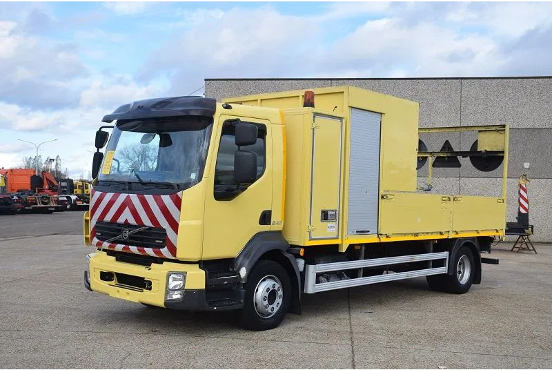 Volvo FL 250 - شاحنات مسطحة: صورة 1 Volvo FL 250 - شاحنات مسطحة: صورة 1