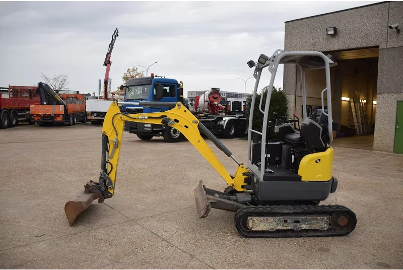 WACKER NEUSON Neuson Wacker EZ17 - stock id155 - حفار صغير: صورة 2 WACKER NEUSON Neuson Wacker EZ17 - stock id155 - حفار صغير: صورة 2