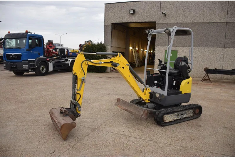 WACKER NEUSON Neuson Wacker EZ17 - stock id155 - حفار صغير: صورة 1 WACKER NEUSON Neuson Wacker EZ17 - stock id155 - حفار صغير: صورة 1