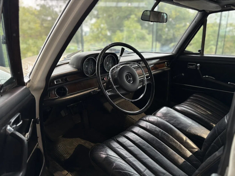 Mercedes-Benz 280SE *OldTimer*Automaat*LerenZetels*Schuifdak* - سيارة: صورة 2 Mercedes-Benz 280SE *OldTimer*Automaat*LerenZetels*Schuifdak* - سيارة: صورة 2