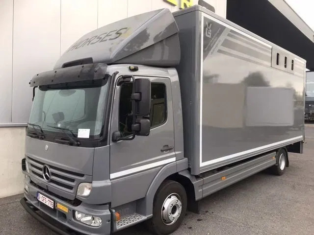 Mercedes-Benz Atego 1018 *Cruise control*Airco*Achteruitrijcamera*elektrische ruiten - شاحنة نقل خيل: صورة 1 Mercedes-Benz Atego 1018 *Cruise control*Airco*Achteruitrijcamera*elektrische ruiten - شاحنة نقل خيل: صورة 1
