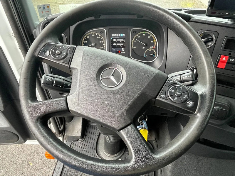 Mercedes-Benz Atego 1221 *Cruise control*Bluetooth*Elektrisch verstelbare en verwarmde spiegels - شاحنة ذات مبرد: صورة 3 Mercedes-Benz Atego 1221 *Cruise control*Bluetooth*Elektrisch verstelbare en verwarmde spiegels - شاحنة ذات مبرد: صورة 3
