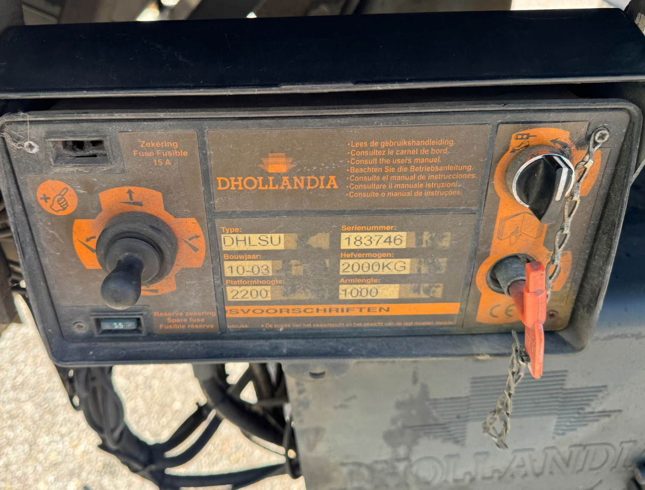 نصف مقطورة بصندوق مغلق HTF 2-AS Heiwo 1240 x 250 x 272 CM Inwendig Stuuras Laadklep APK TOT 07-2026: صورة 11 نصف مقطورة بصندوق مغلق HTF 2-AS Heiwo 1240 x 250 x 272 CM Inwendig Stuuras Laadklep APK TOT 07-2026: صورة 11