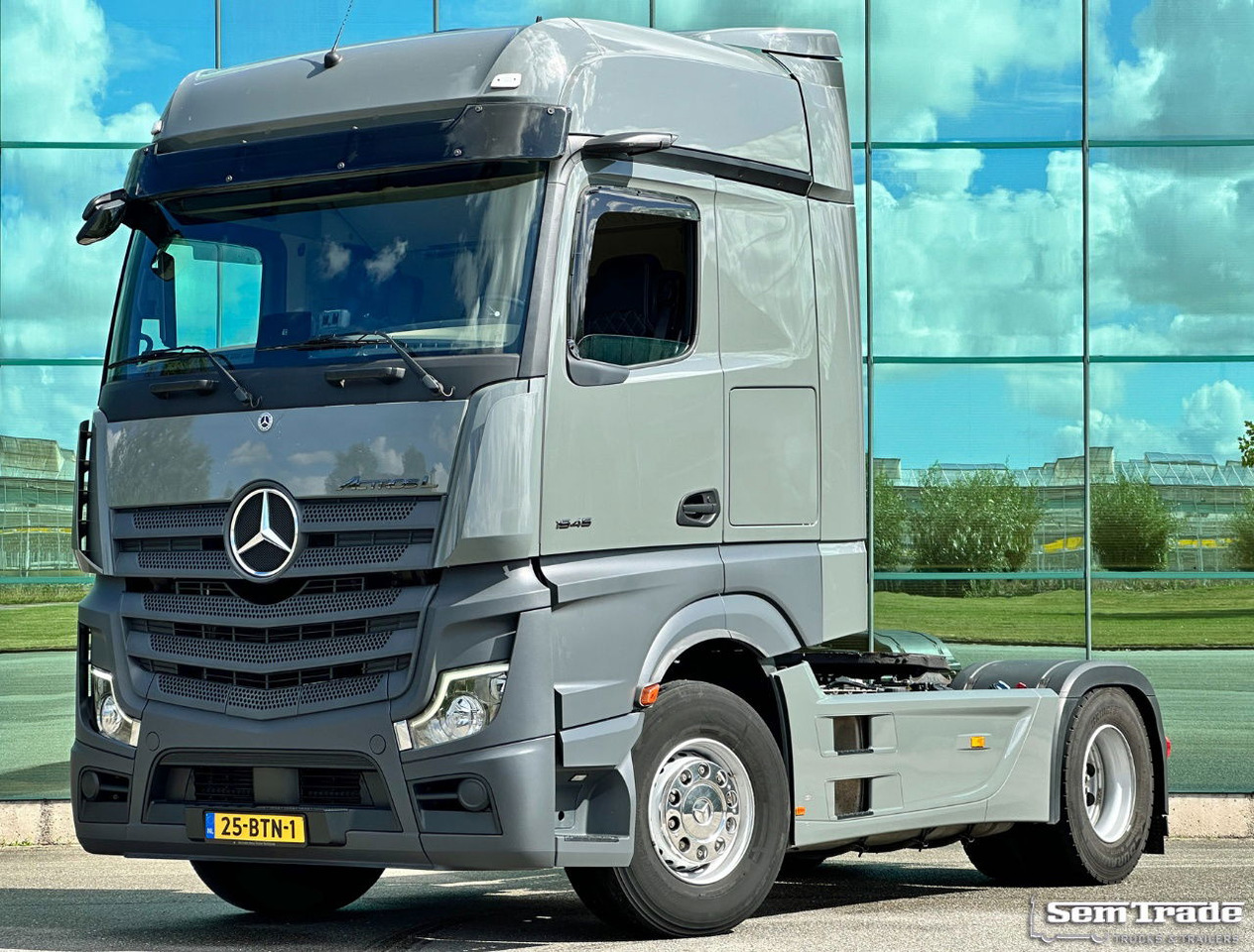 Mercedes-Benz Actros 1945 Euro 6 Only 214.000 KM Cameras NEW Condition NL-Truck - مقطورة السحب: صورة 1 Mercedes-Benz Actros 1945 Euro 6 Only 214.000 KM Cameras NEW Condition NL-Truck - مقطورة السحب: صورة 1