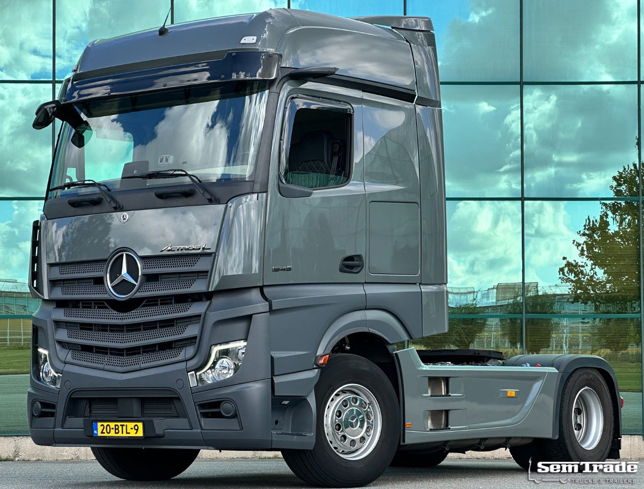 Mercedes-Benz Actros 1945 Only 216.000 KM Full Spoiler Super Condition Holland-Truck - مقطورة السحب: صورة 1 Mercedes-Benz Actros 1945 Only 216.000 KM Full Spoiler Super Condition Holland-Truck - مقطورة السحب: صورة 1