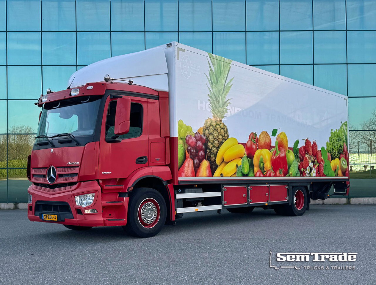 Mercedes-Benz Antos 1827 Euro 6 VOL Geisoleerde 15 Karren BAK 277 CM Hoog Kachel - شاحنة صندوقية: صورة 1 Mercedes-Benz Antos 1827 Euro 6 VOL Geisoleerde 15 Karren BAK 277 CM Hoog Kachel - شاحنة صندوقية: صورة 1