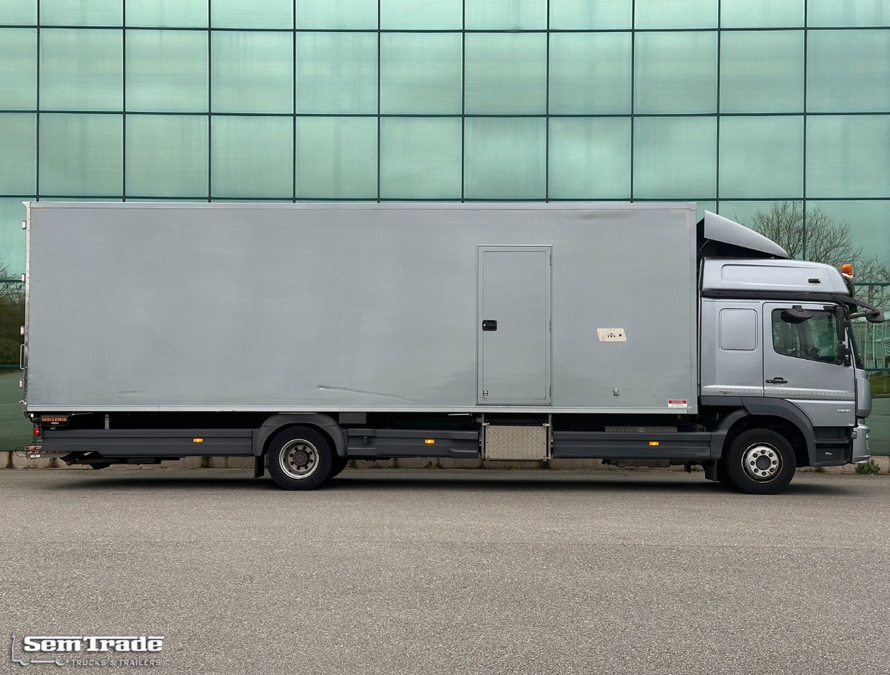 Mercedes-Benz Atego 1221 Euro 6 Isolated BOX + Heater Side Door Tail Lift 336.00 - شاحنة صندوقية: صورة 5 Mercedes-Benz Atego 1221 Euro 6 Isolated BOX + Heater Side Door Tail Lift 336.00 - شاحنة صندوقية: صورة 5