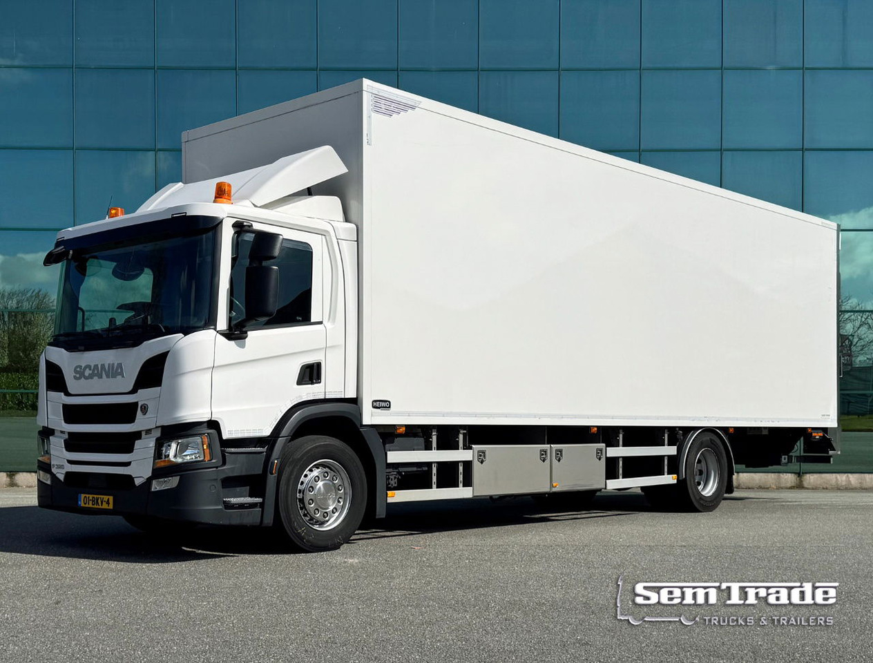 Scania P320 Heiwo 16 Karrenbak 275 CM Hoog Kachel 2.500 KG Klep Super Staat - شاحنة صندوقية: صورة 1 Scania P320 Heiwo 16 Karrenbak 275 CM Hoog Kachel 2.500 KG Klep Super Staat - شاحنة صندوقية: صورة 1